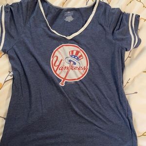 Yankees tshirt
